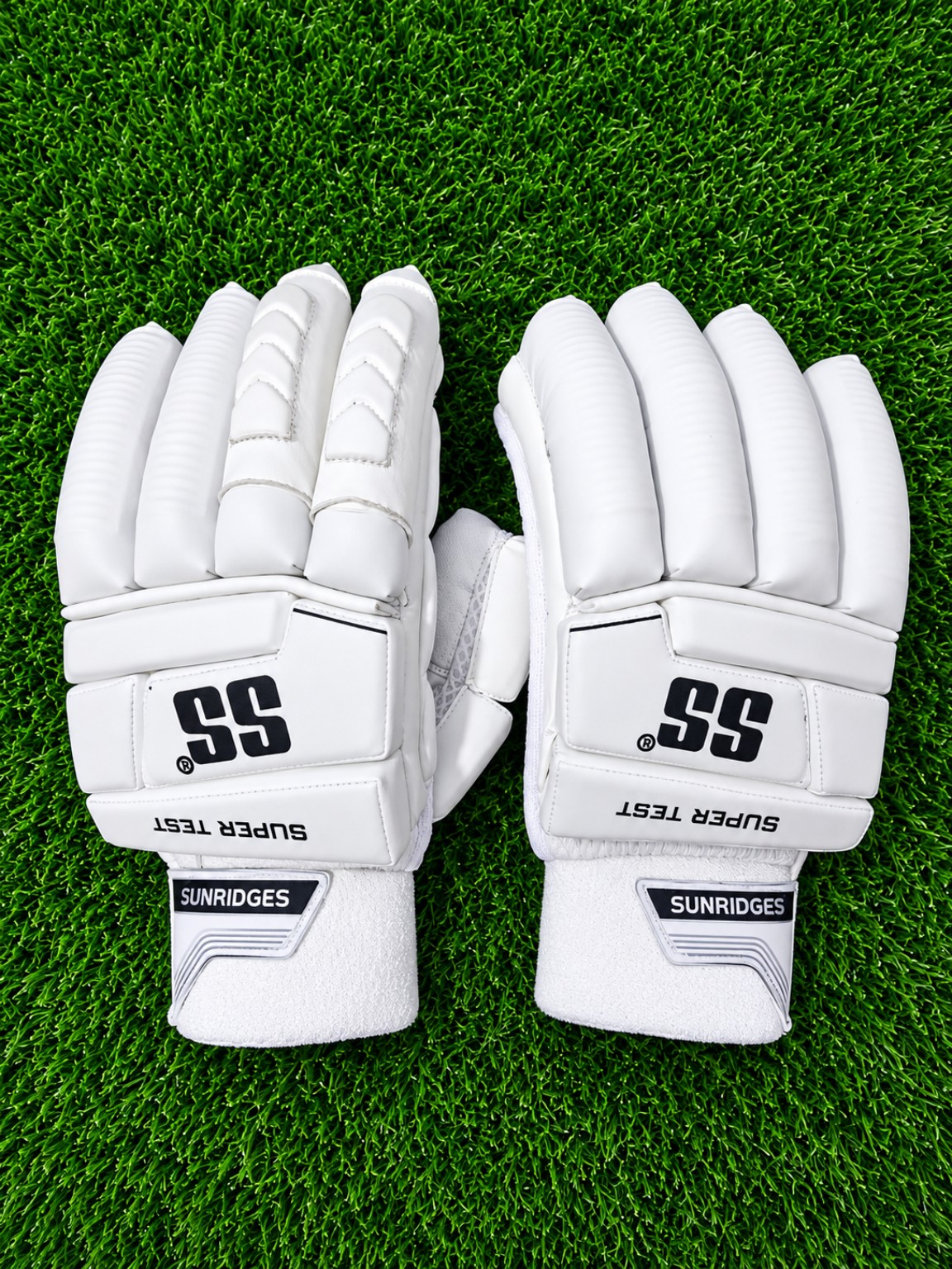 SS Sunridges Super Test cricket batting gloves white