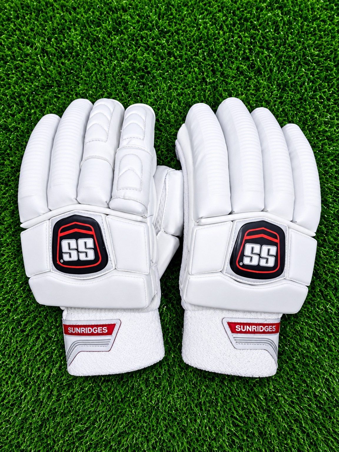 SS Sunridges cricket batting gloves white